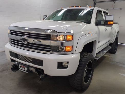 Used 2015 Chevrolet Silverado 3500 High Country w/ Duramax Plus Package image 10