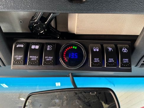 Used 2013 Jeep Wrangler Unlimited Sahara AWD/4WD image 20