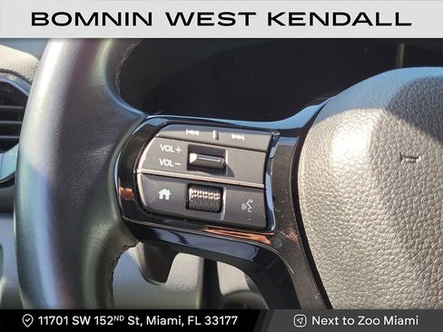 Used 2025 Honda Pilot EX-L image 16