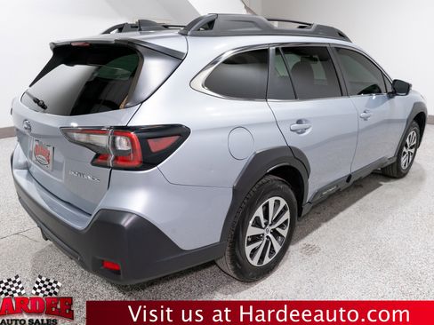 Used 2024 Subaru Outback Premium image 5