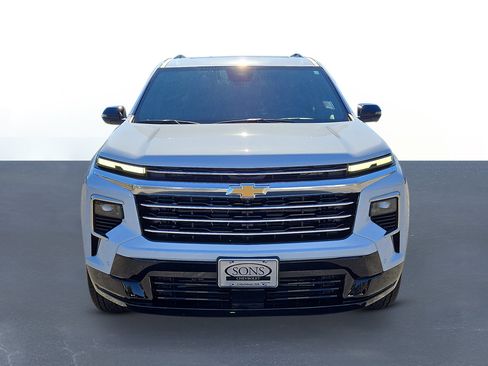 New 2026 Chevrolet Traverse High Country w/ LPO, Floor Liner Package image 2