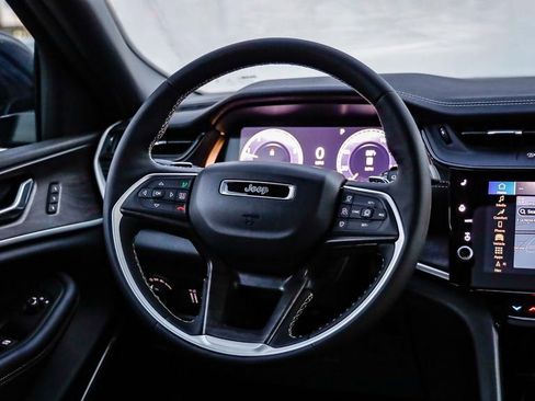 New 2026 Jeep Grand Cherokee Limited w/ Limited Altitude Package AWD/4WD image 18