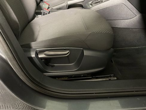 Used 2011 Volkswagen Jetta Sedan image 24