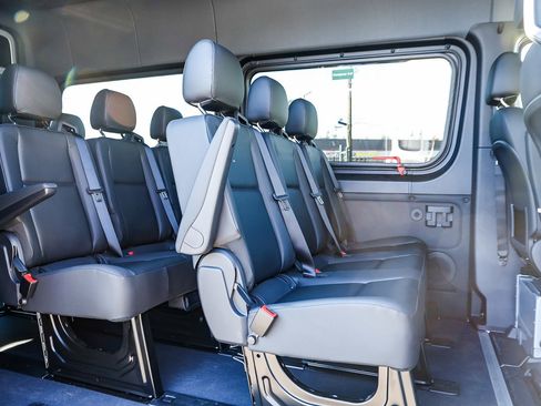 New 2025 Mercedes-Benz Sprinter 2500 image 17