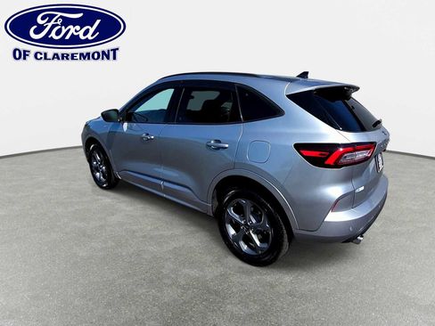 Used 2023 Ford Escape ST-Line w/ Tech Pack #1 AWD/4WD image 6