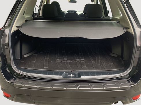 Used 2019 Subaru Forester Premium AWD/4WD image 18