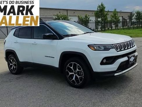 Used 2025 Jeep Compass Limited AWD/4WD image 2