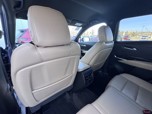 Used 2025 Cadillac XT4 Premium Luxury image 16