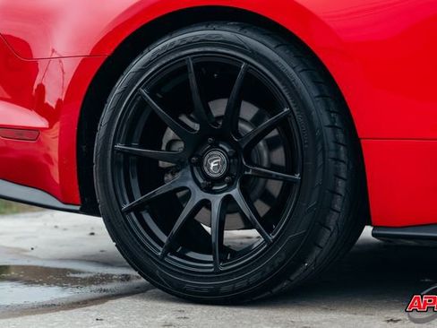Used 2019 Ford Mustang GT w/ Black Accent Package RWD image 60