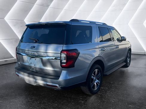 Used 2024 Ford Expedition Limited image 4