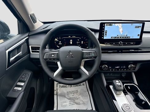 New 2026 Mitsubishi Outlander SE image 24