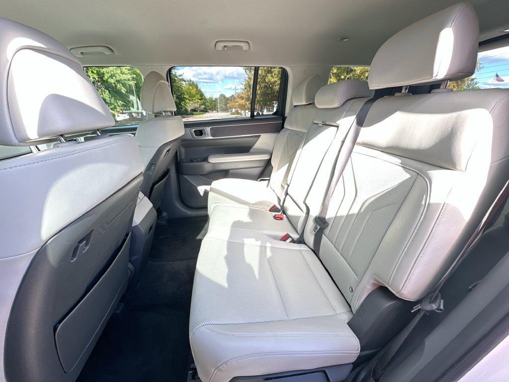 Used 2026 Hyundai Santa Fe SEL FWD image 4