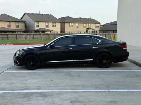 Used 2013 Lexus LS 460 L w/ Preferred Accessory Package RWD image 4