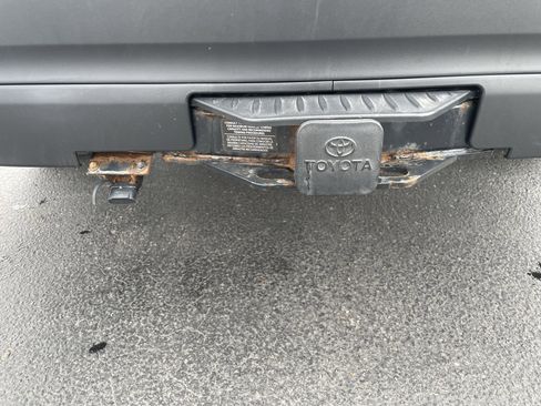 Used 2017 Toyota Highlander Limited w/ Protection Package #3 image 9