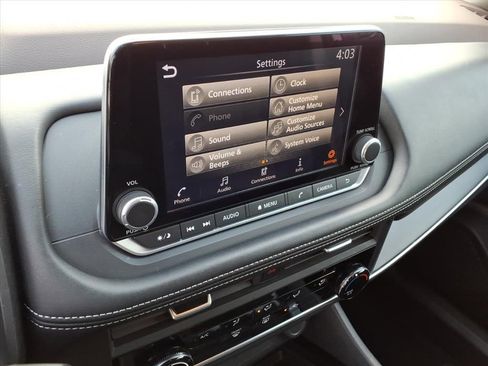 Used 2023 Nissan Rogue S image 21