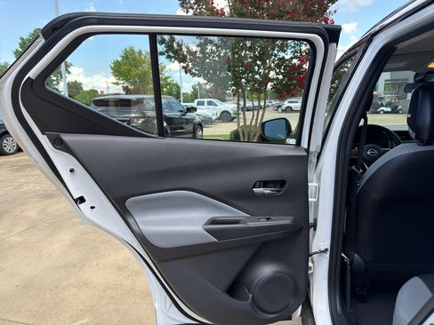 Certified 2024 Nissan Kicks SR w/ SR Premium Package FWD image 12