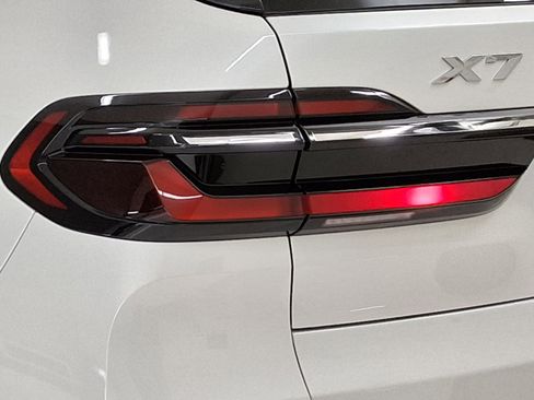 New 2026 BMW X7 xDrive40i w/ Premium Package image 11