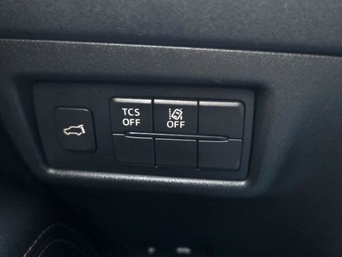 Used 2011 MAZDA MX-5 Miata Sport image 17