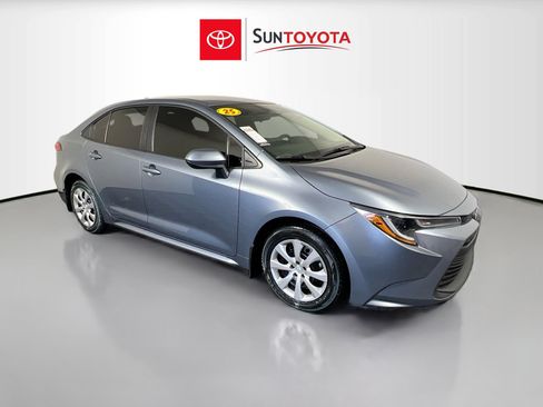 Used 2025 Toyota Corolla LE image 1