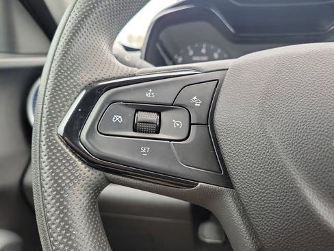 Used 2025 Chevrolet Trax LS FWD image 29