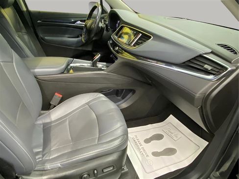 Used 2018 Buick Enclave Essence image 17