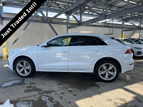 Used 2022 Audi Q8 Premium Plus image 2