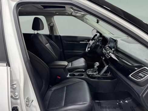 Used 2021 Kia Seltos EX image 18