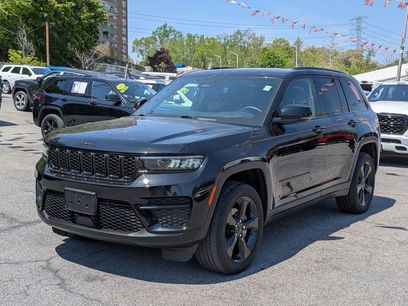 Used 2023 Jeep Grand Cherokee Altitude