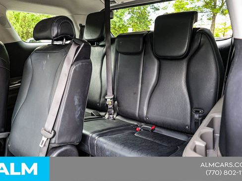 Used 2025 Kia Carnival FWD image 20