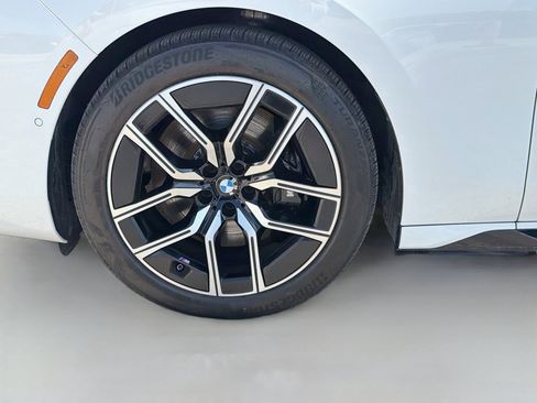 Used 2025 BMW 760i xDrive w/ Executive Package AWD/4WD image 42