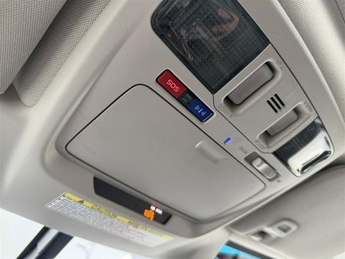 Used 2018 Subaru Outback 2.5i Limited image 30