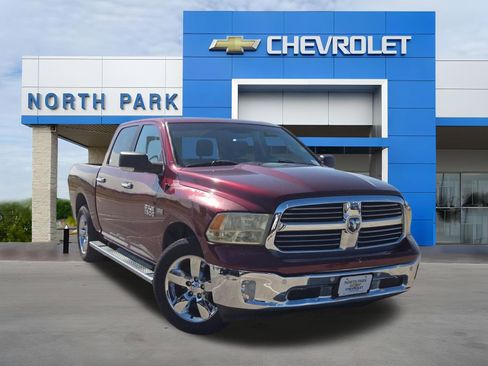 Used 2018 RAM 1500 Lone Star RWD image 1