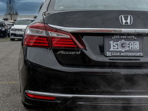 Used 2017 Honda Accord LX image 10