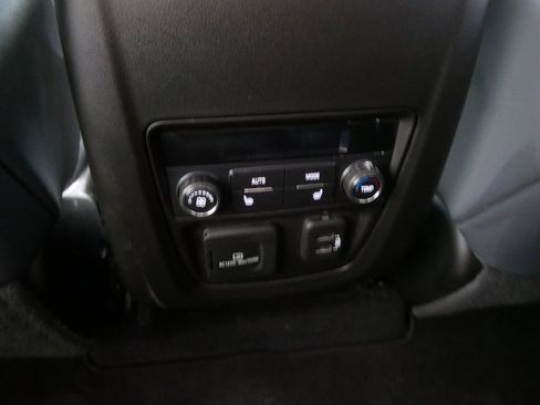 Used 2023 Buick Enclave Premium image 23