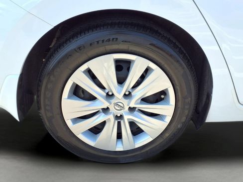 Certified 2025 Nissan Sentra S FWD image 9