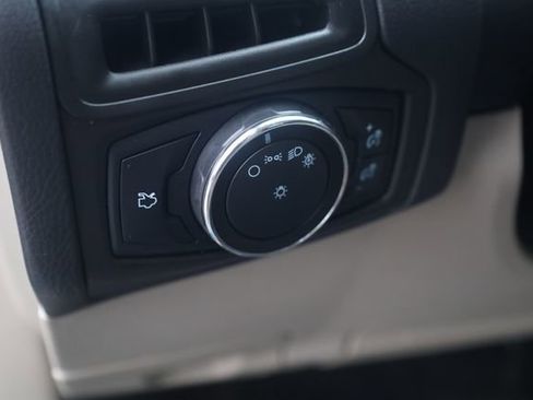 Used 2014 Ford Focus SE FWD image 9