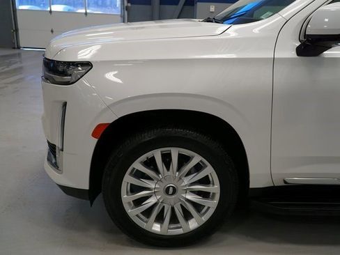 Certified 2022 Cadillac Escalade Luxury image 11