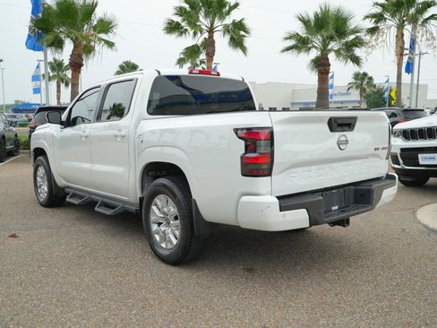 Used 2023 Nissan Frontier SV w/ Technology Package AWD/4WD image 7