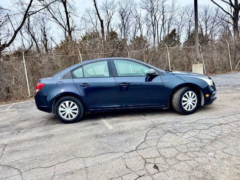 Used 2016 Chevrolet Cruze LS image 2