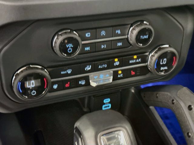Used 2025 Ford Bronco Badlands AWD/4WD image 16