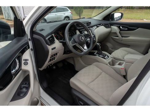 Used 2020 Nissan Rogue Sport SV image 10