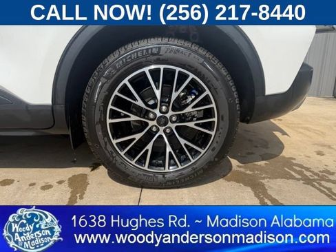 Used 2025 Ford Escape SE w/ PHEV Premium Package FWD image 7