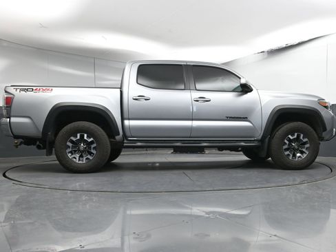 Certified 2022 Toyota Tacoma TRD Off-Road image 27