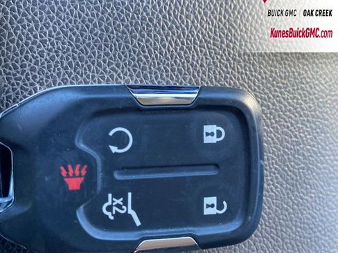 Used 2023 GMC Acadia SLT w/ Elevation Edition image 27