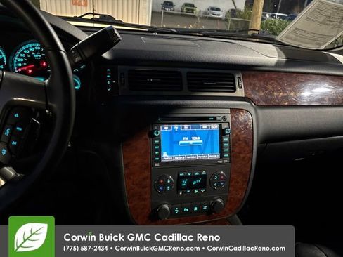 Used 2011 Chevrolet Avalanche LTZ image 18