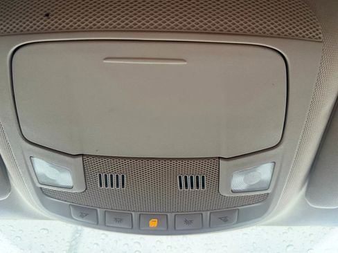 Used 2016 Ford Fusion SE image 24