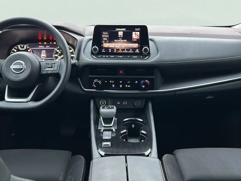 Used 2023 Nissan Rogue S FWD image 19