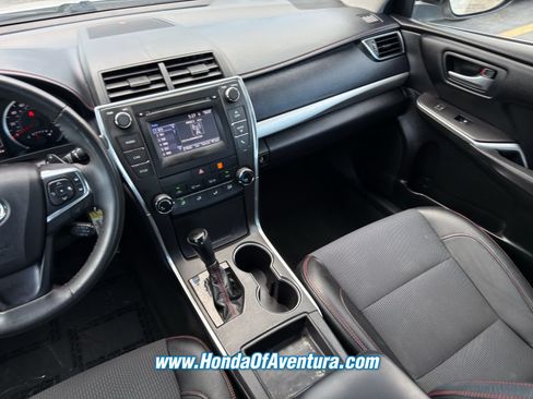 Used 2017 Toyota Camry SE FWD image 16