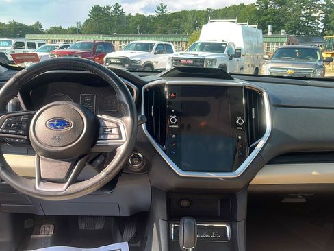 Used 2023 Subaru Ascent Limited w/ Technology Package AWD/4WD image 12