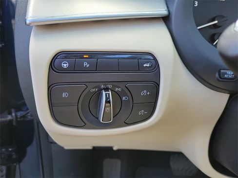 Used 2021 INFINITI QX50 Luxe image 28